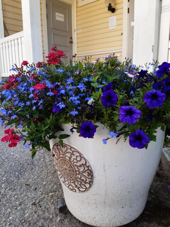 Soergardens Logi Bed & Breakfast Harnosand Exterior photo